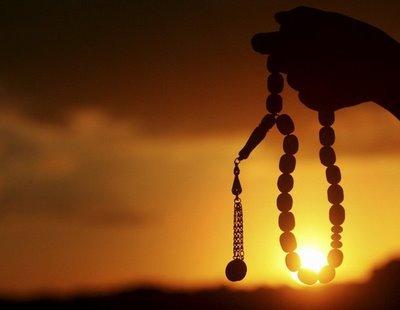 Zikir Rehberi Çeşitleri: Manevi Huzur ve Ruhsal Dengede Yolculuk
